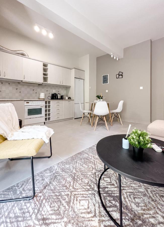 Metro Chic Haven: Modernized Urban Studio Near The Tram Atena Exterior foto