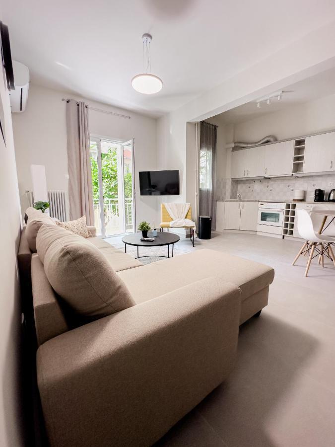 Metro Chic Haven: Modernized Urban Studio Near The Tram Atena Exterior foto
