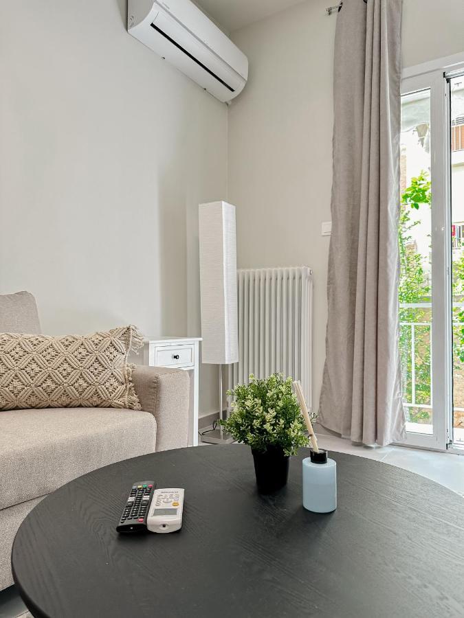 Metro Chic Haven: Modernized Urban Studio Near The Tram Atena Exterior foto