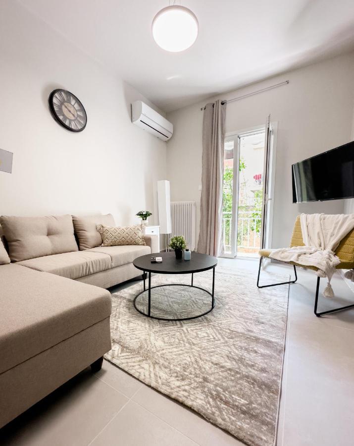Metro Chic Haven: Modernized Urban Studio Near The Tram Atena Exterior foto