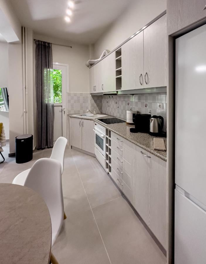 Metro Chic Haven: Modernized Urban Studio Near The Tram Atena Exterior foto