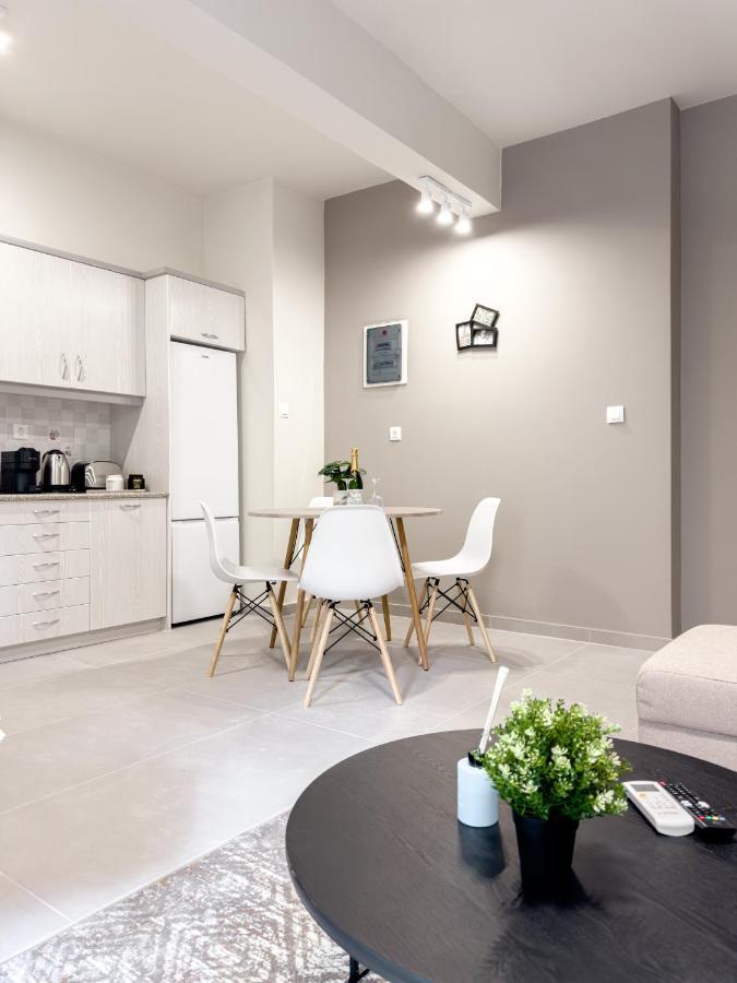 Metro Chic Haven: Modernized Urban Studio Near The Tram Atena Exterior foto