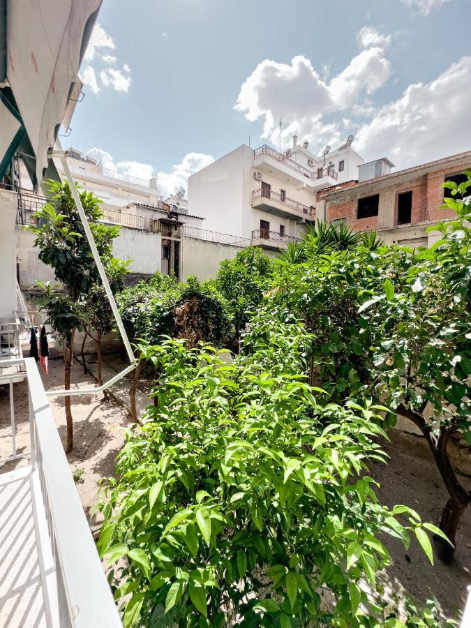 Metro Chic Haven: Modernized Urban Studio Near The Tram Atena Exterior foto